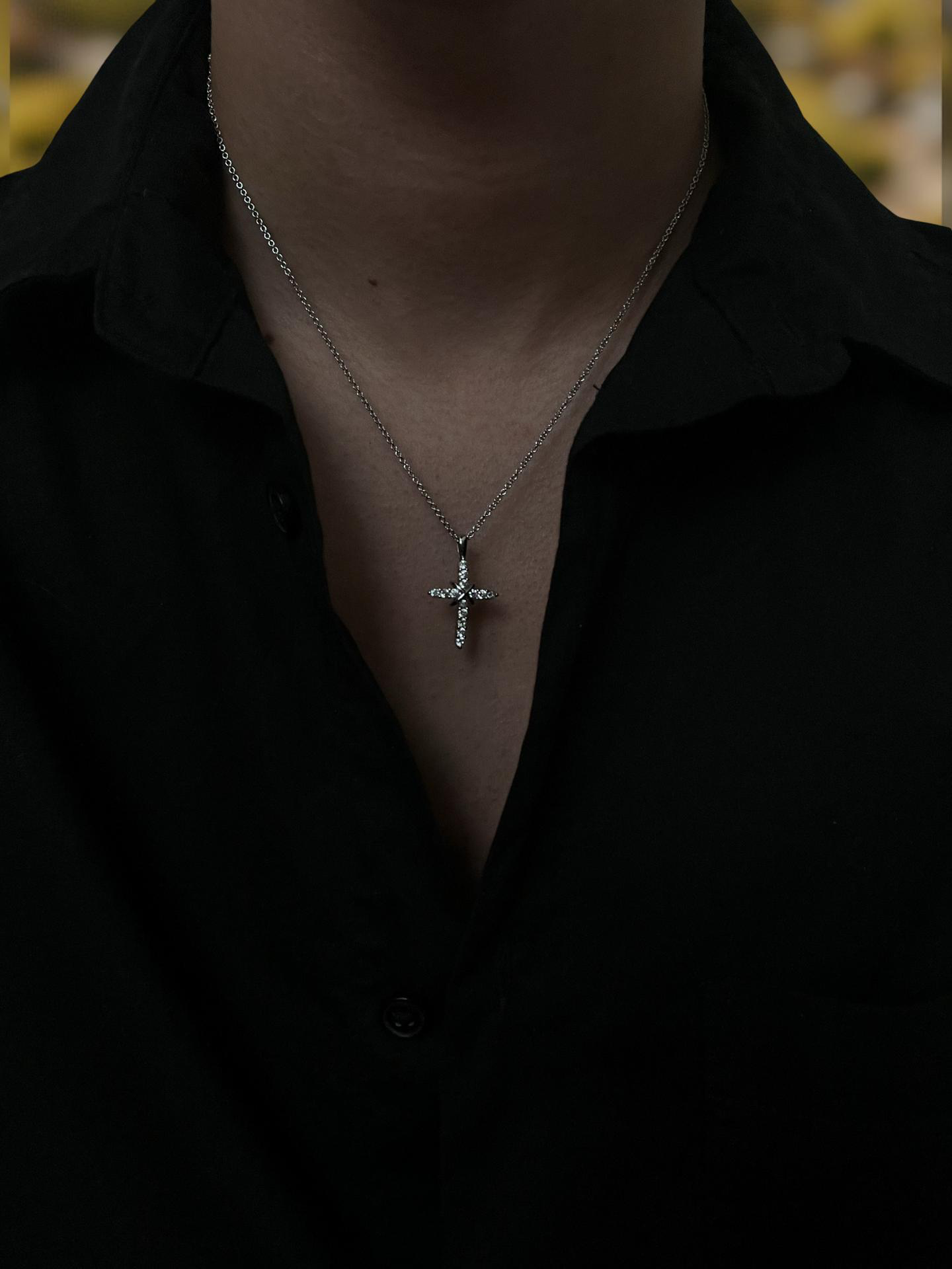 ZARILÉA LUX CRUCIS HALSKETTE