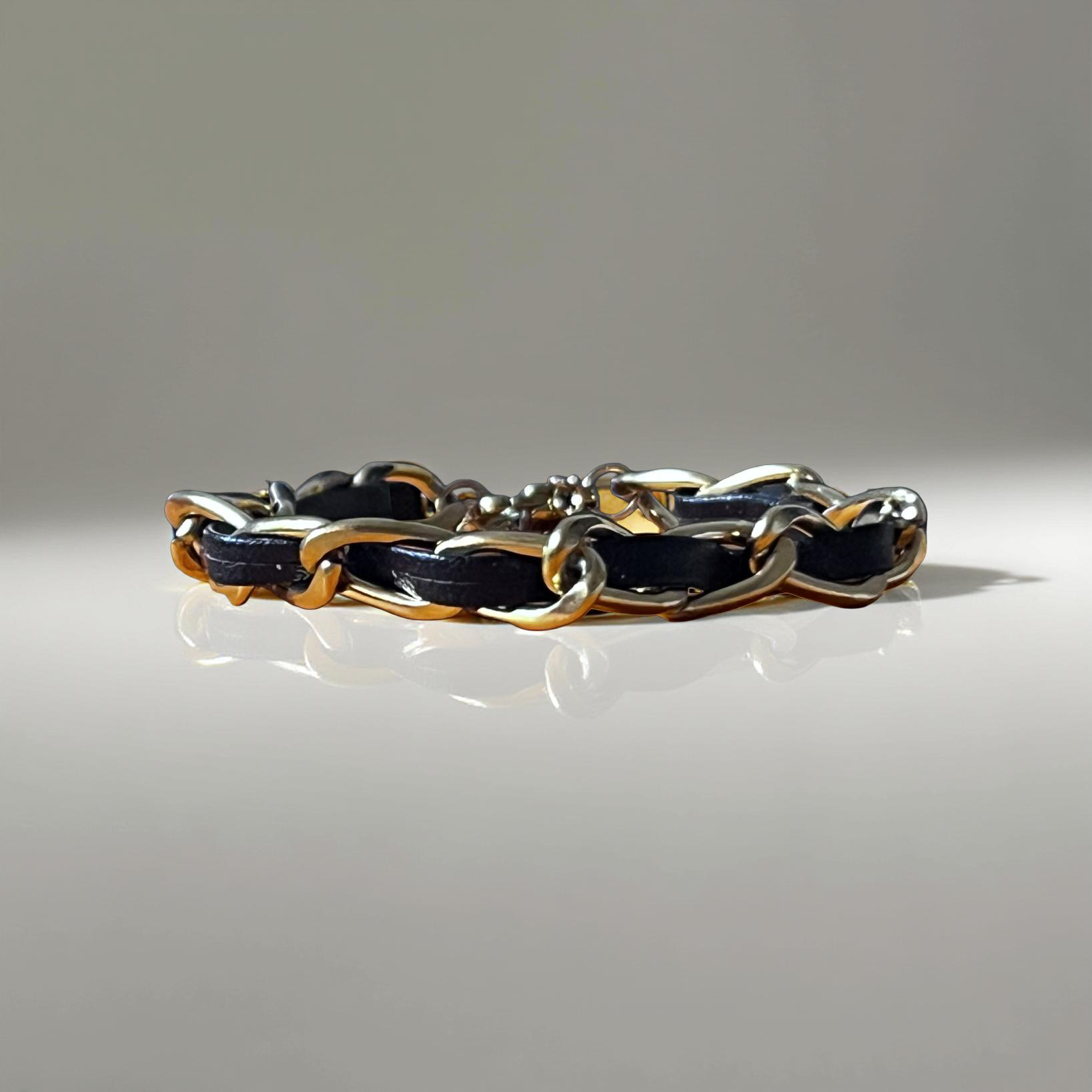ZARILÉA SOLACE ARMBAND